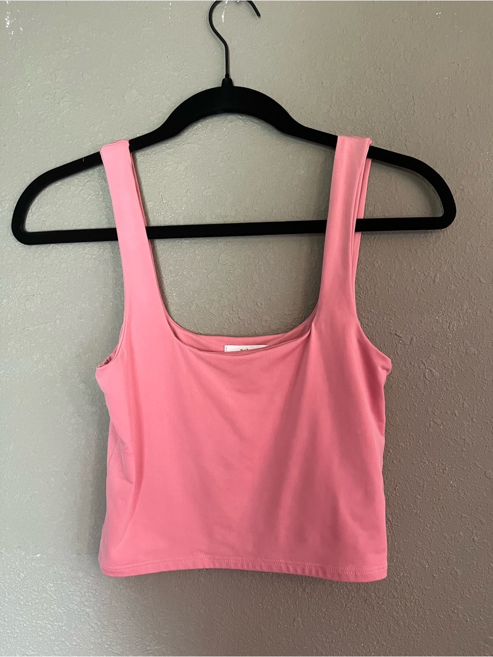 ⭐️3 for $10⭐️ Pink Scoop Neck Tank Top